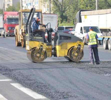 Constănţenii cer asfaltarea străzilor Baba Novac şi Ştefăniţă Vodă